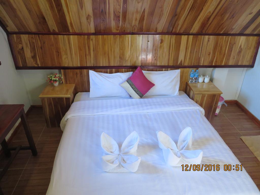Namkhan Riverside Hotel ルアンパバーン エクステリア 写真