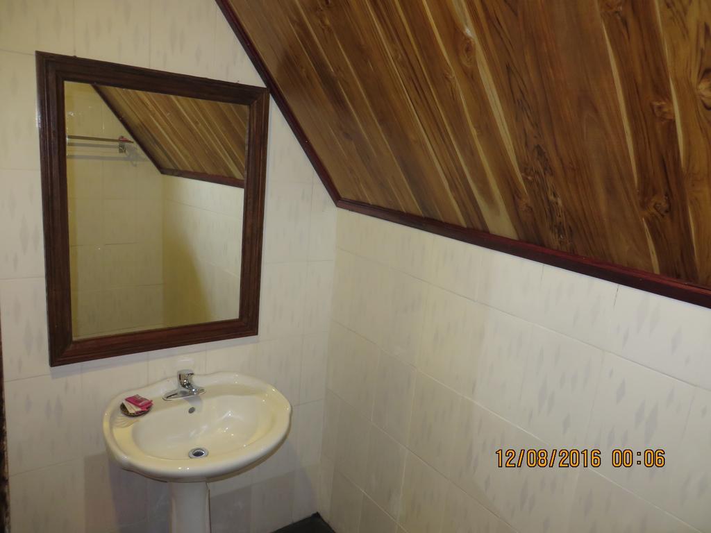 Namkhan Riverside Hotel ルアンパバーン エクステリア 写真