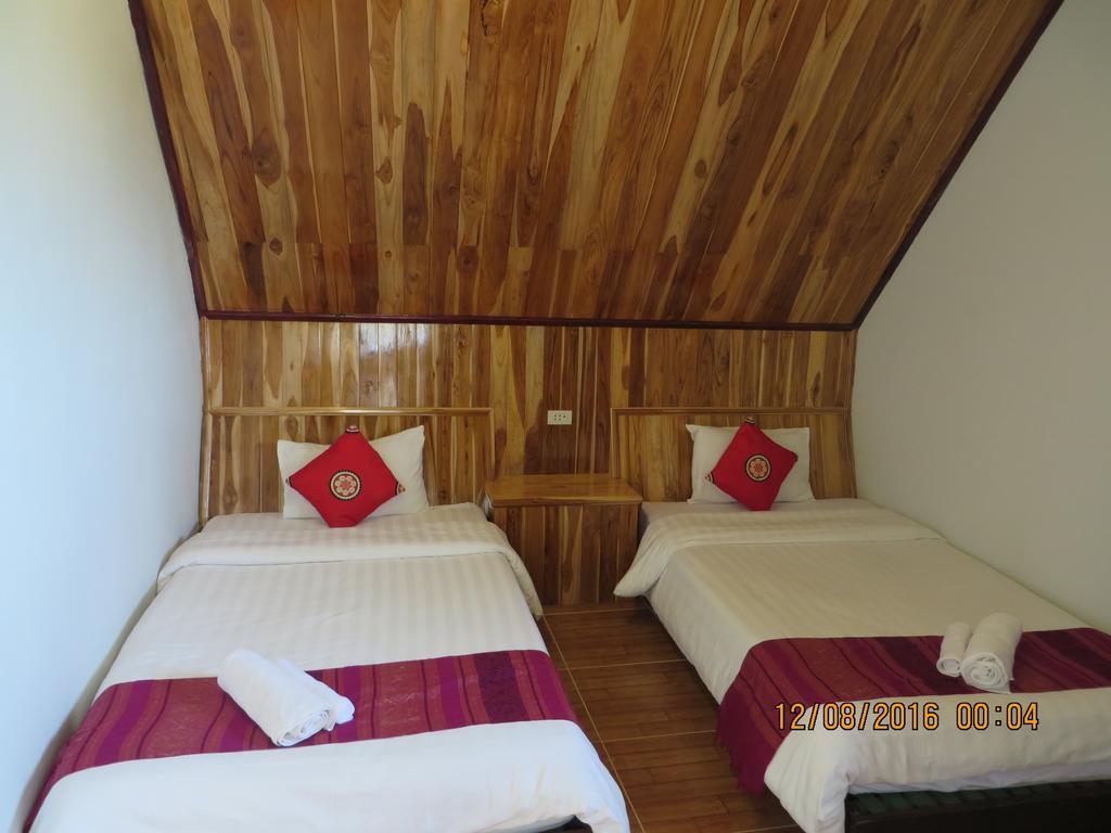 Namkhan Riverside Hotel ルアンパバーン エクステリア 写真